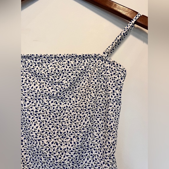 Only one piece strapless size small - Picture 2 of 5